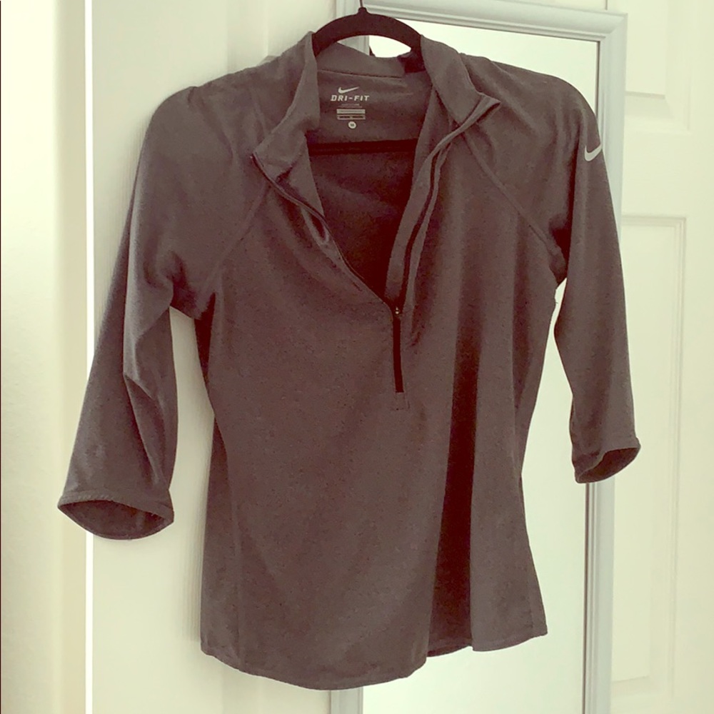 Nike, Dri-fit workout shirt